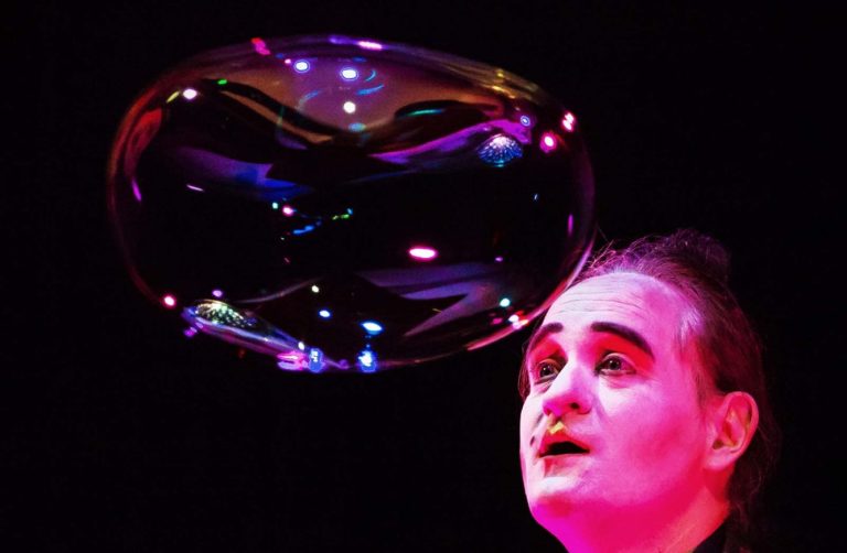 große Seifenblase Stephan Masur große Seifenblase Stephan Masur